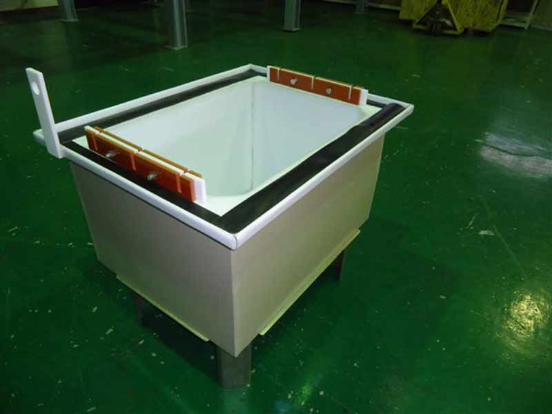 Overflowtank/sink and special tooling